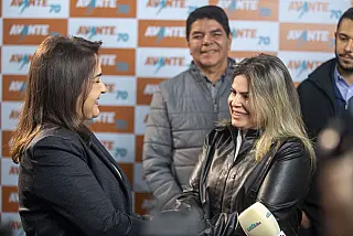 Adriane diz que escolheu Camila para vice por experiência em gestão pública