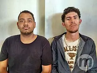 PRF prendem dois com caminhonete roubada