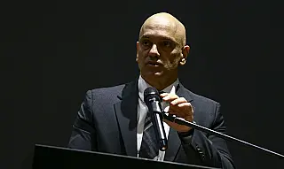 Com nova ameaça, Moraes proíbe bloqueio de vias