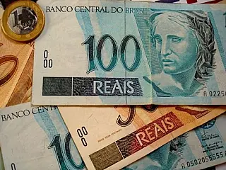 Meta de brasileiros para este ano é guardar dinheiro, ou ‘sair do vermelho’