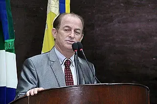 Vereador Bebeto cobra recursos para pavimentação asfáltica nos distritos
