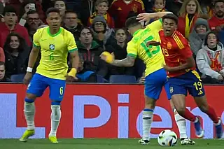 Brasil empata em 3 a 3 com Espanha no Santiago Bernabéu