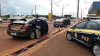 Casal é preso em rodovia de Dourados com 521 quilos de maconha