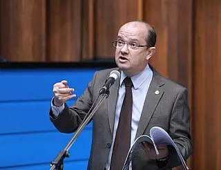 Barbosinha diz que cortar salários de professores é medida irregular