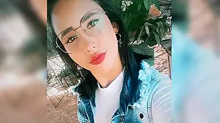 Jovem morre após ficar quase um mês internada por piercing inflamado