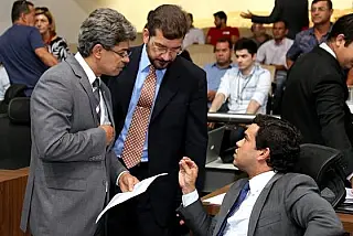 Lídio Lopes e Beto Pereira travam batalha na Assembleia Legislativa
