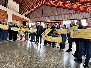 Mais de R$ 40 mil em emendas de Fabio Luís são entregues à Educação