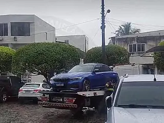 Quatro jovens encontrados mortos dentro de carro