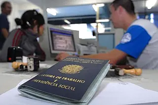 Brasil têm atualmente 14,2 milhões de desempregados, diz IBGE