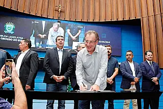 Com Riedel, Neno Razuk distribui R$ 3 milhões
