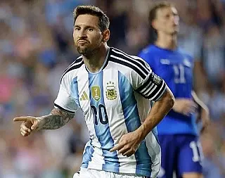 Messi, Haaland e Mbappé justificam fama mundial