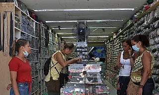 Brasil registra 7 mortes e 6.777 novos casos em 24h