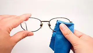 Óculos sujos podem dar dor de cabeça e cansaço