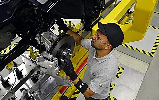 Segunda a Anfavea produção de veículos subiu 42% no Brasil no mês de outubro