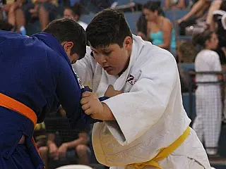 Judoca douradense disputa títulos internacionais