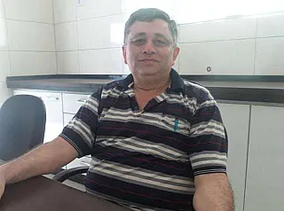 Professor da UFGD sofre traumatismo craniano ao capotar carro no Paraguai
