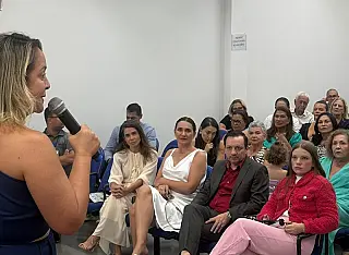 Lia é homenageada e realça papel feminino