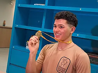 Aluno traz medalha de ouro das Olimpíadas de Matemática para MS