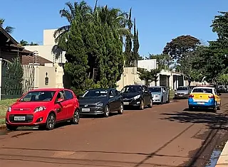 Controlada por senhas, vacina da gripe é distribuída em unidades de saúde até nesta sexta