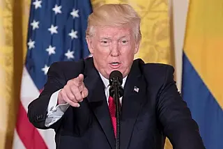 Chefes do FBI politizarem investigações a favor dos Democratas, acusa Donald Trump