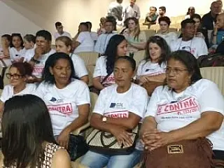 Para pedir manutenção de veto a lei conhecida como AR empresários lotaram Assembleia