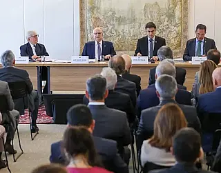 Fachin diz que ministros devem manter distância das partes