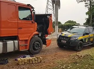 Caminhoneiro é preso com quase R$ 6 milhões de cocaína em mochilas