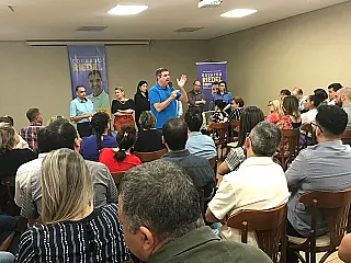 Riedel promete ampliar rede de ensino integral
