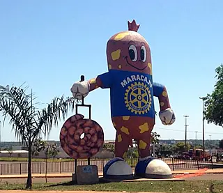 Homem agride esposa a marteladas e vai preso