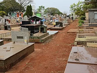 Prefeitura intensifica limpeza da cidade e dos cemitérios
