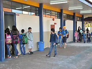Juiz acata MP e manda Prefeitura regularizar horário de aula em Dourados