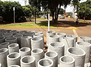 Com recursos próprios, Prefeitura resolve problemas de inundações em Dourados