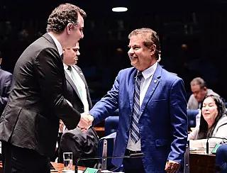 Nelsinho aprova bula digital