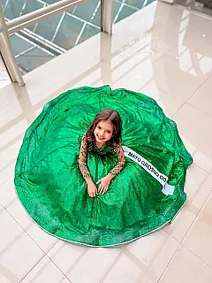 Douradense é eleita mini miss Brasil de Las Américas