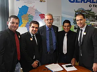 Prefeitos da região procuram Geraldo para garantir recursos em 2017