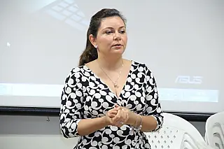 Delegada recebe prêmio Marta Guarani por combate à violência contra a mulher
