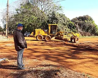 Carlito do Gás elogia obras em bairro e no distrito de Itahum