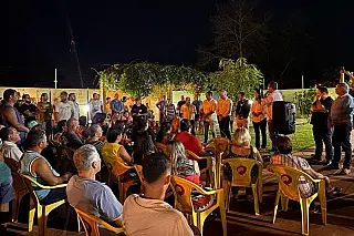 Dill reúne autoridades por asfalto no Pelicano