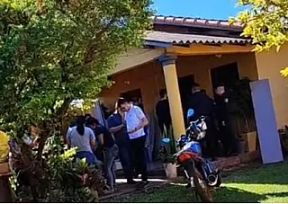 Homem mata mulher e se suicida em PJC