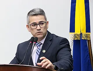 Fabio Luis pede explicações