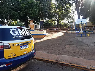 Usuário de droga é preso na praça Paraguaia