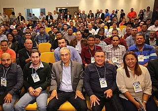 Governador diz a vereadores que vai investir mais R$ 500 milhões em municípios