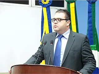 Alan Guedes solicita informações sobre receitas com a Cosip e o IPVA
