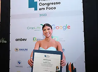 Camila Jara estreia como destaque no mandato