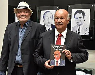 História de Walter Carneiro é imortalizada em livro