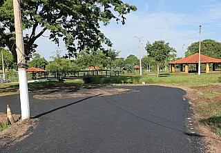 Pista de caminhada do parque do Flórida ganha nova capa