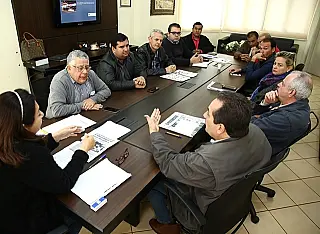 Prefeita orienta criação de políticas públicas para favorecer empresários locais