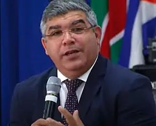 Internado na UTI, pastor pede ajuda