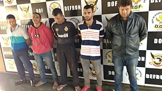 Goianos são presos com caminhonetes e motos roubadas a caminho do Paraguai