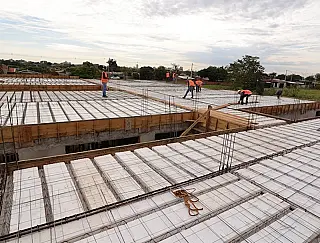 Marçal vistoria construção do CAPS em Dourados